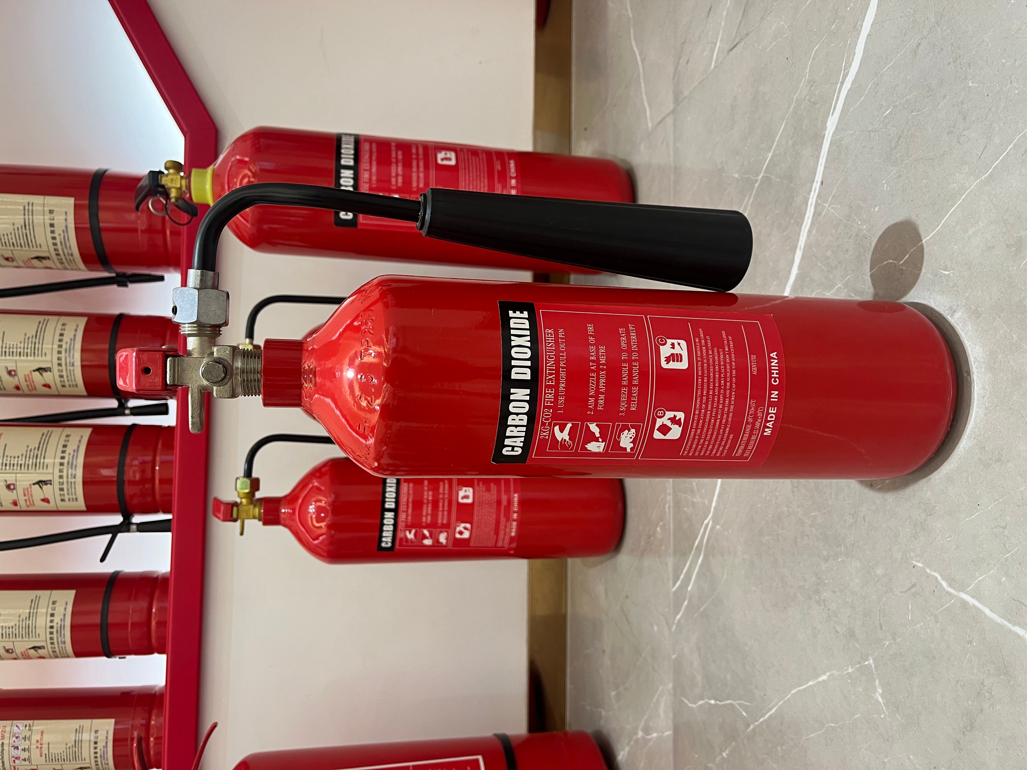 2 KG CO2 fire extinguisher