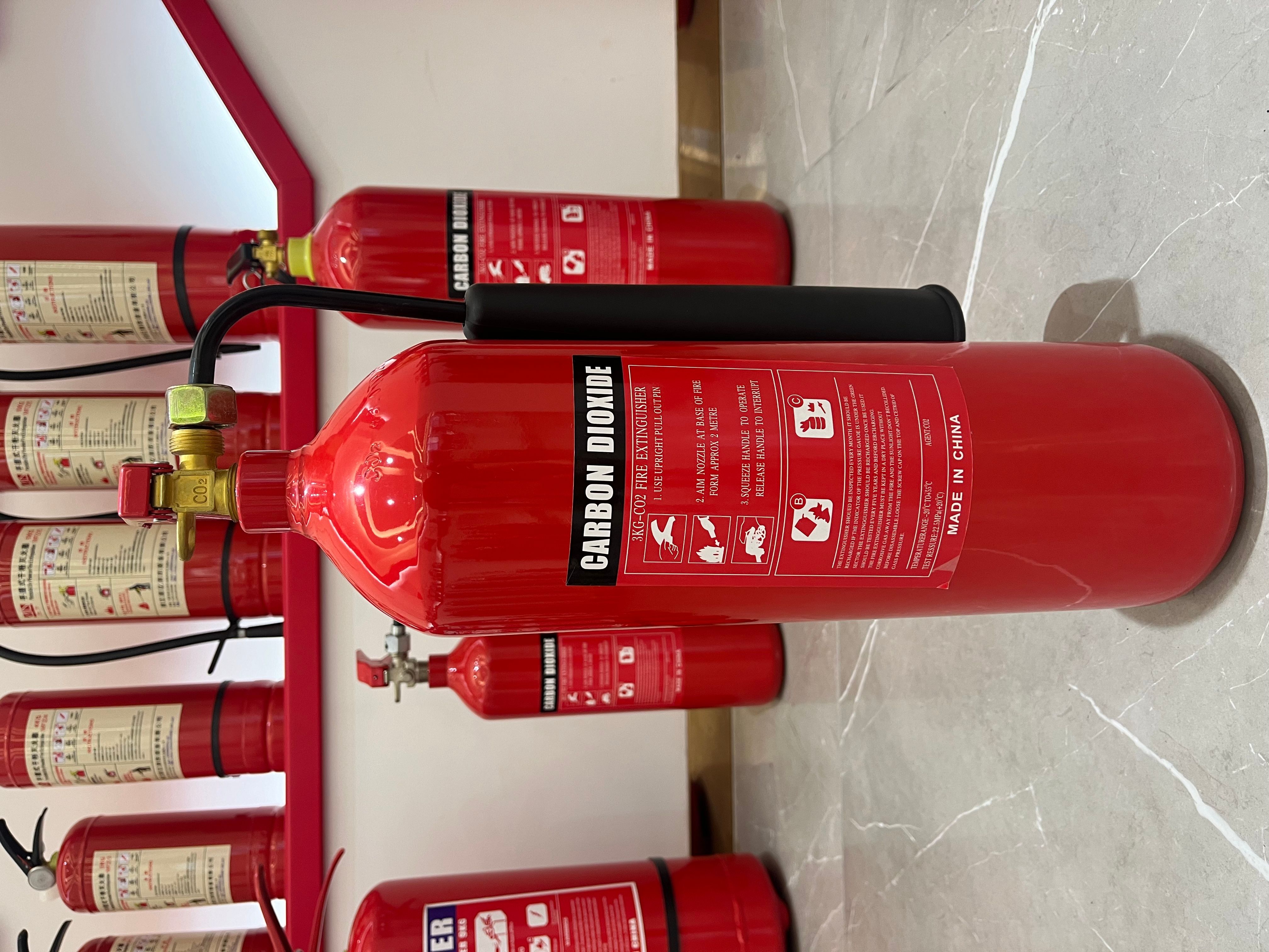 3 KG CO2 fire extinguisher